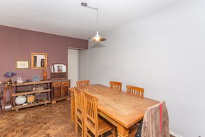 Image 6 - 873951