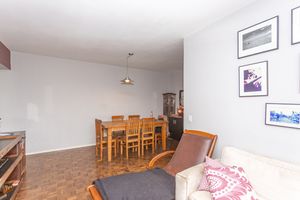 Image 7 - 873951