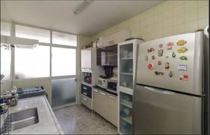Image 1 - 873951