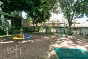Image 36 - 873960