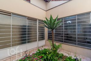 Image 8 - 874028
