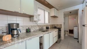 Image 10 - 874037