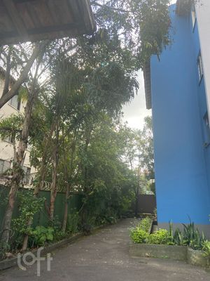 Image 18 - 874038