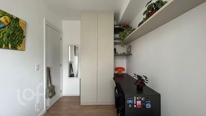 Image 11 - 874045