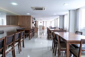 Image 18 - 874056