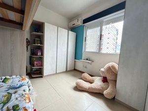 Image 10 - 874059
