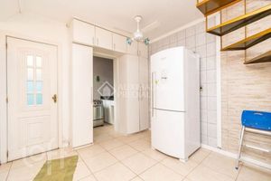 Image 4 - 874066