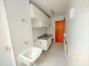Image 6 - 874079