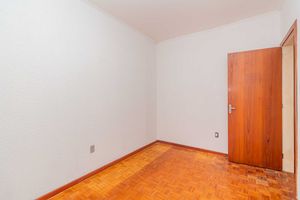 Image 18 - 874086