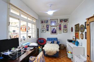 Image 7 - 874086