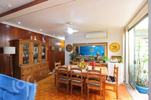 Image 4 - 874086