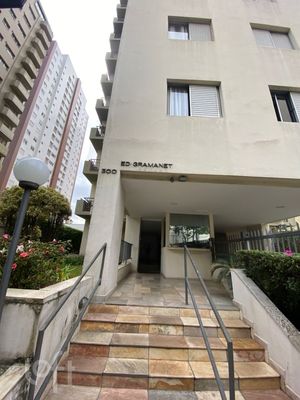 Image 18 - 874132