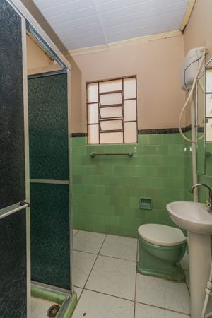 Image 8 - 874174