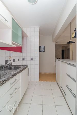 Image 7 - 874203