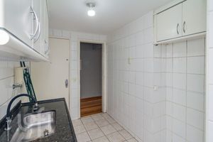 Image 13 - 874215