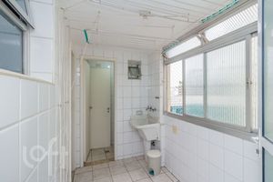 Image 17 - 874215