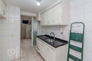 Image 16 - 874215