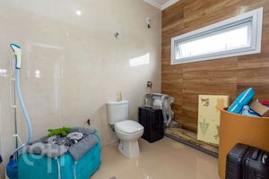 Image 21 - 874216