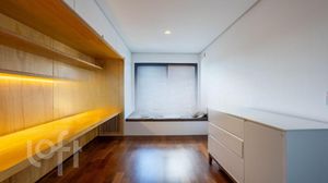 Image 17 - 874223