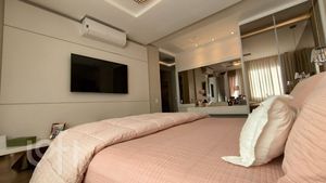 Image 18 - 874226