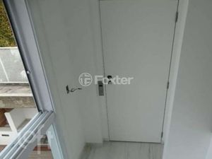 Image 17 - 874233