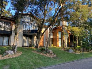 Image 1 - 874263