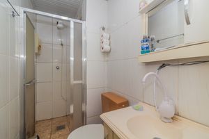 Image 8 - 874266