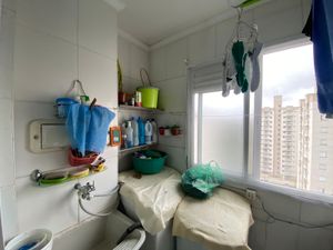 Image 12 - 874270