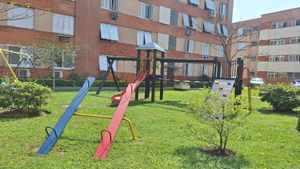 Image 4 - 874278