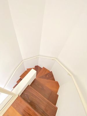 Image 18 - 874283