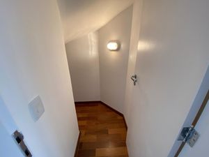 Image 1 - 874283