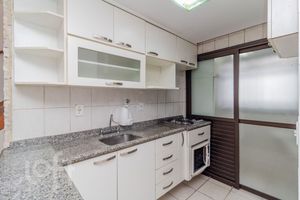 Image 7 - 874302