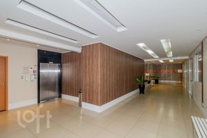 Image 27 - 874315
