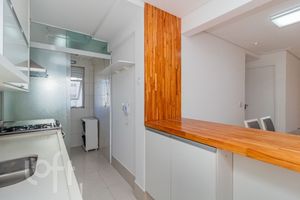 Image 10 - 874318