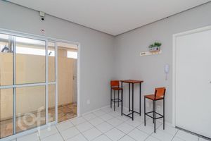 Image 37 - 874318