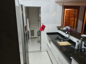 Image 4 - 874323
