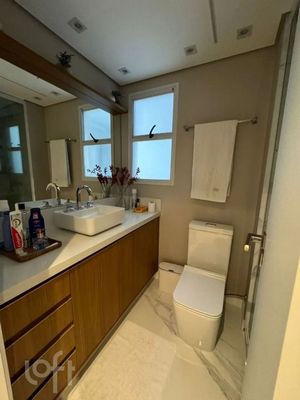 Image 11 - 874325