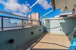 Image 18 - 874328