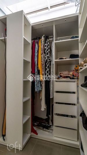 Image 31 - 874328