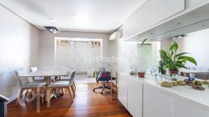 Image 22 - 874328
