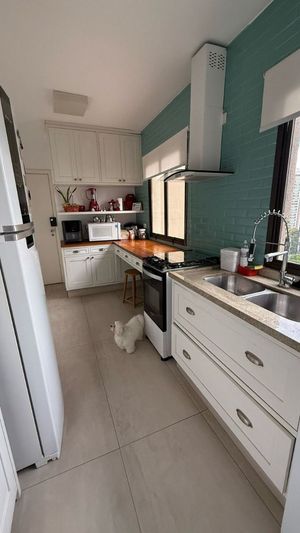 Image 15 - 874330