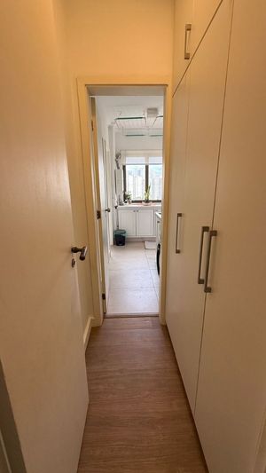 Image 17 - 874330
