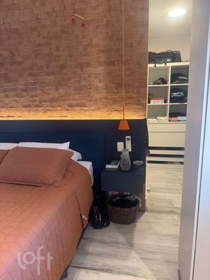 Image 8 - 874334