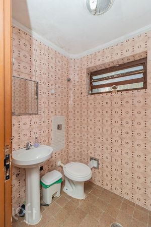 Image 11 - 874336
