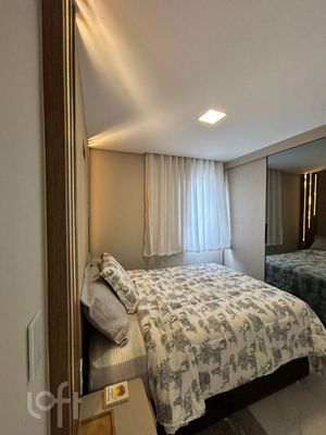 Image 9 - 874337
