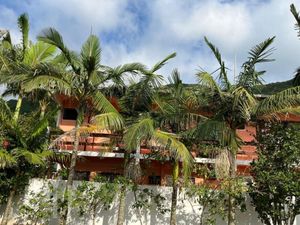 Image 6 - 874342