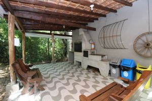 Image 17 - 874348