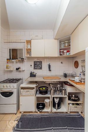 Image 12 - 874373