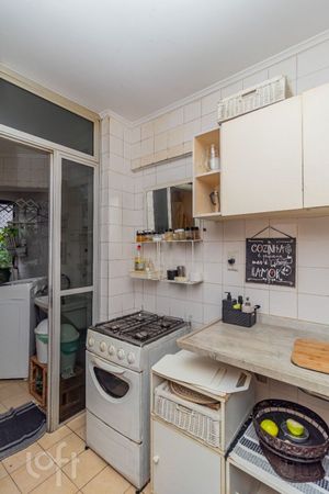 Image 14 - 874373