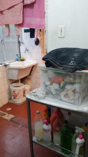 Image 8 - 874405